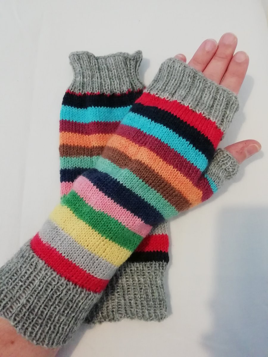 Hand knitted fingerless gloves - Mind the Gap 