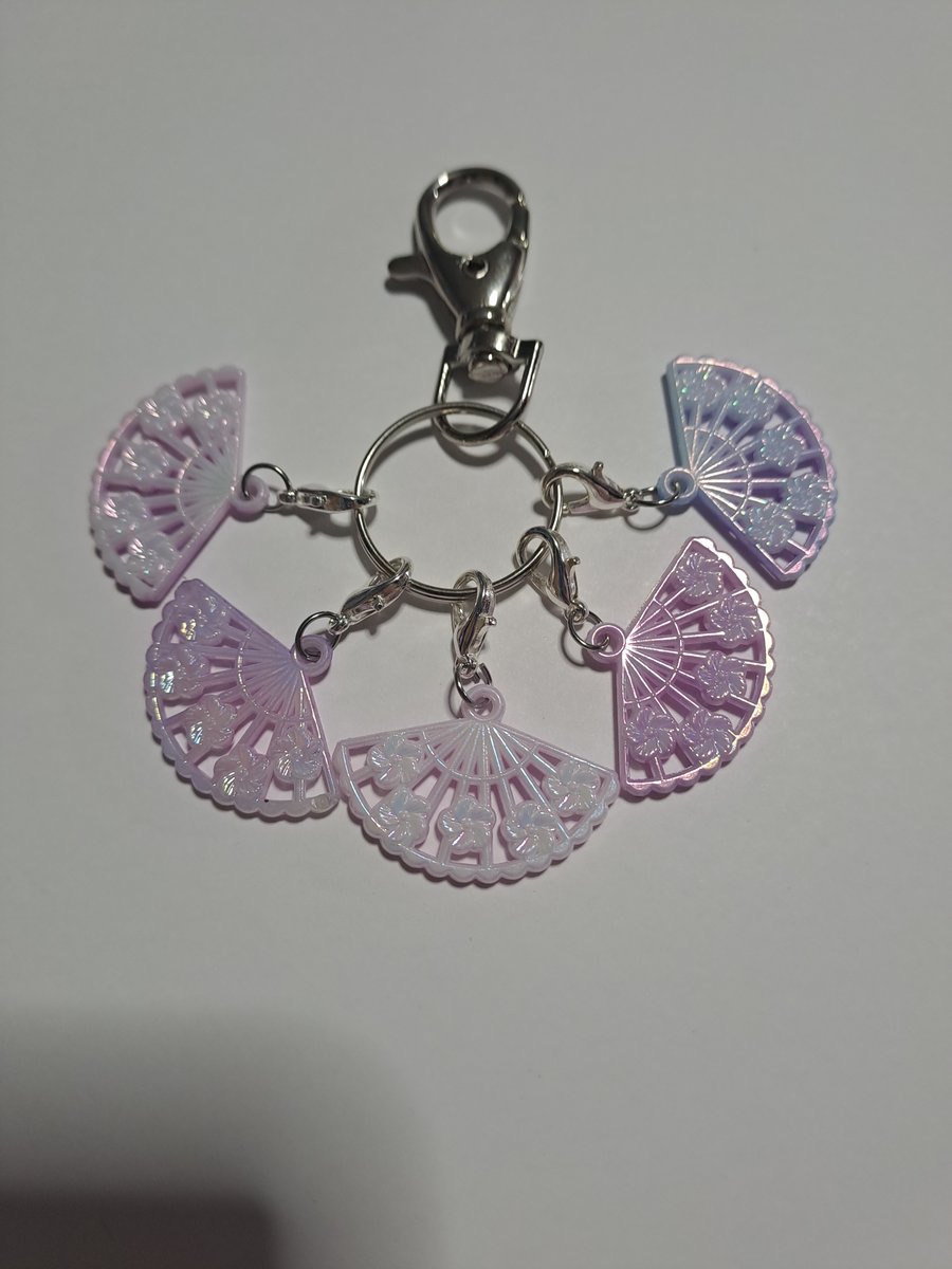 Lilac fan crochet stitch marker set