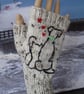 Knitted Fingerless Gloves With Embroidered Dog And Cat (J177) - Image 4