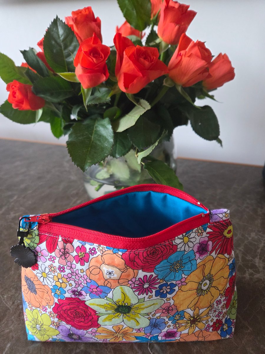Beautiful Bright Vanity Make-up Bag