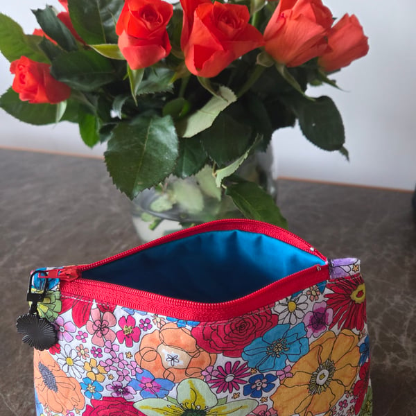 Beautiful Bright Vanity Make-up Bag