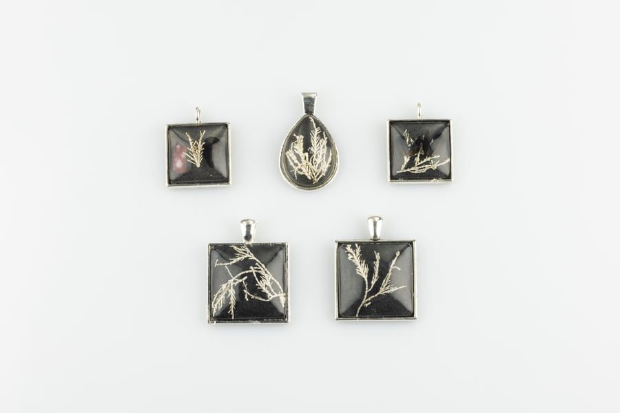 Real seaweed resin jewellery from The Shetland Islands.