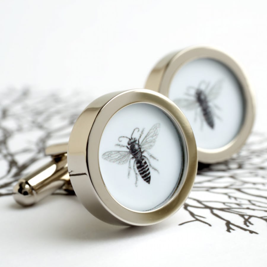  Vintage Bee Illustration Cufflinks