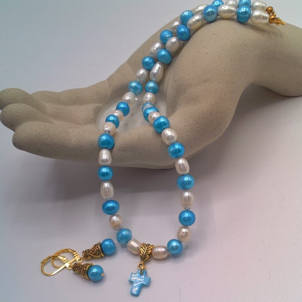 Blue & Cream Freshwater Pearl Jewellery Set With A Mother of Pearl Cross