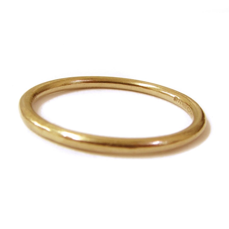 Recycled 18ct yellow gold halo ring