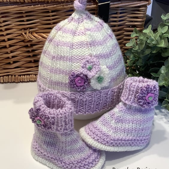 Designer Hand Knitted Baby Girl's Beanie Hat & Booties Gift Set  0-6 months size