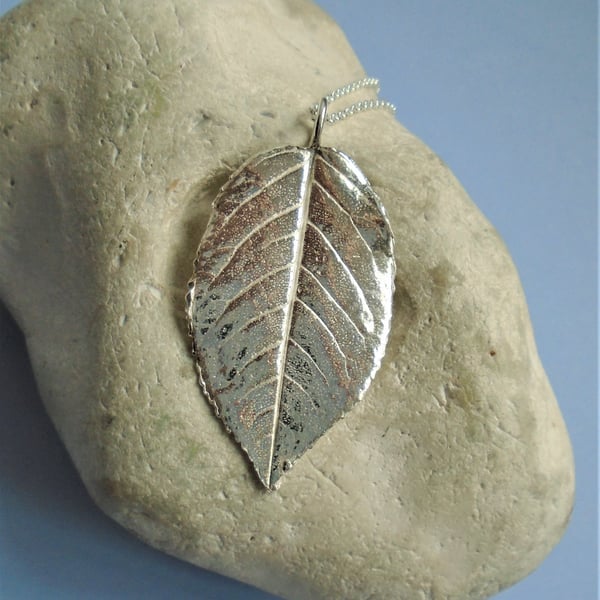 Rose leaf pendant 