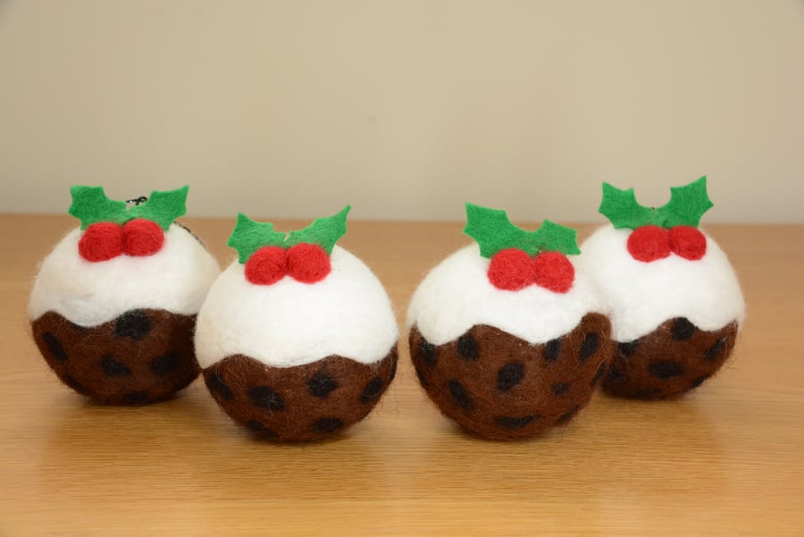 Set of 4 Festive Christmas Pudding Baubles in cotton hand block printed gift bag