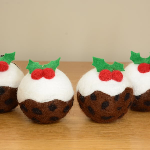 Set of 4 Festive Christmas Pudding Baubles in cotton hand block printed gift bag