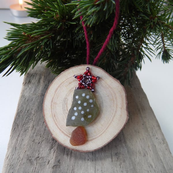 Sea Glass Christmas Tree with Purple & Red Beaded Star Christmas Decoration T059