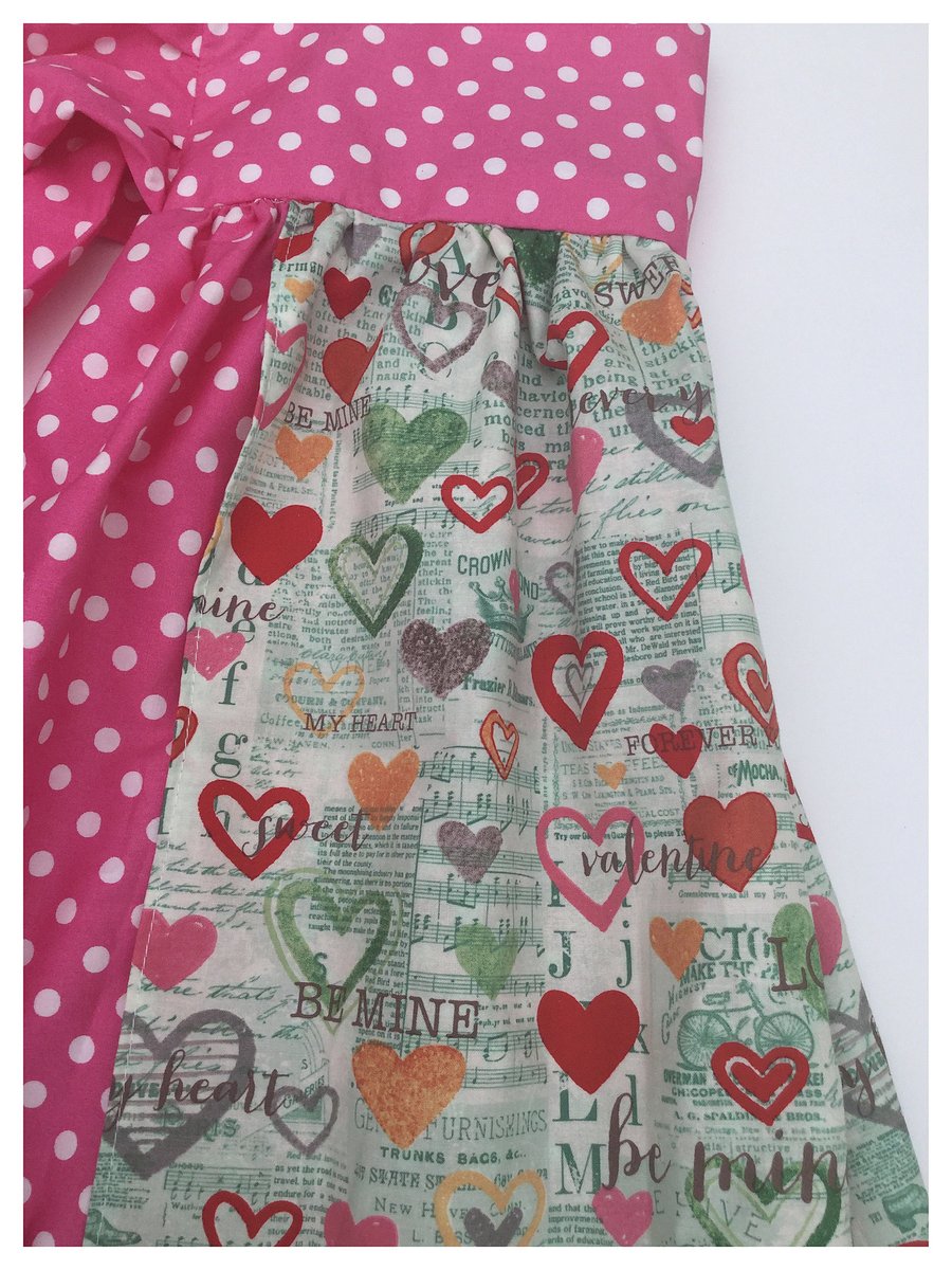 Retro half apron in pink heart print