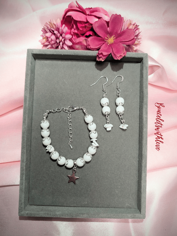 Elegant White Agate Bracelet with matching earrings 
