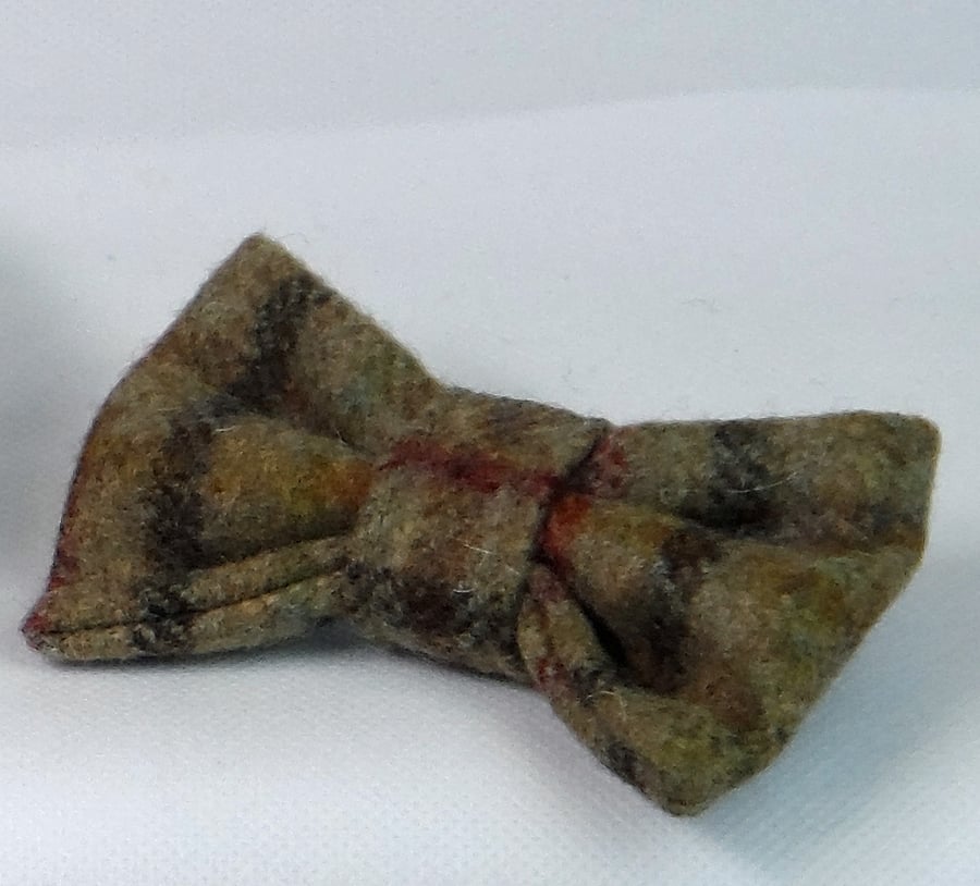 Handmade Yorkshire Tweed Dog Bow - Light Brown Check 