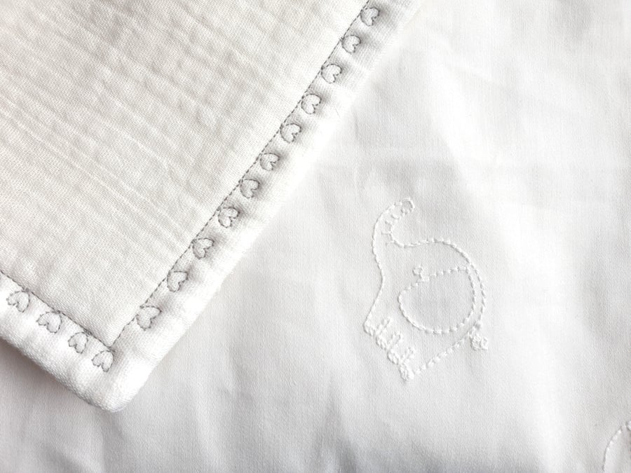 Lightweight personalised Baby Quilt – White, Baby Elephant & Heart Embroidery 