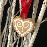 Teeny gingerbread heart hanging decoration