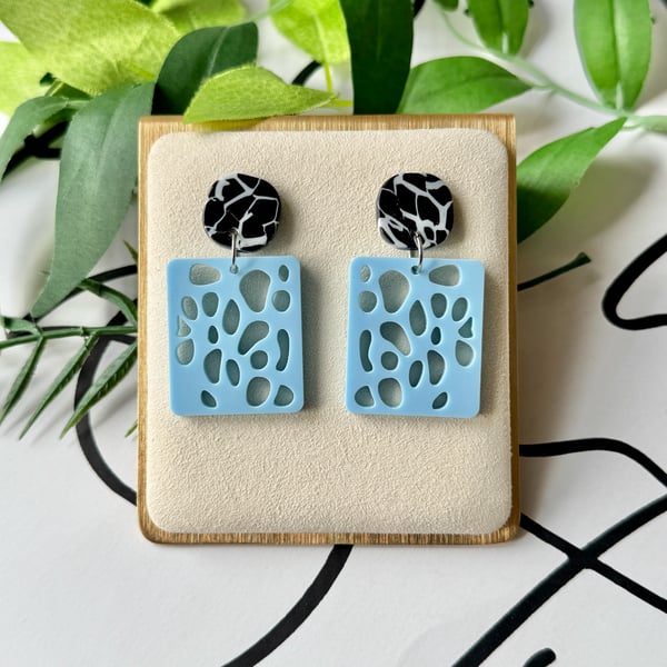 Crackle & Sky – Lightweight Acrylic Statement Earrings
