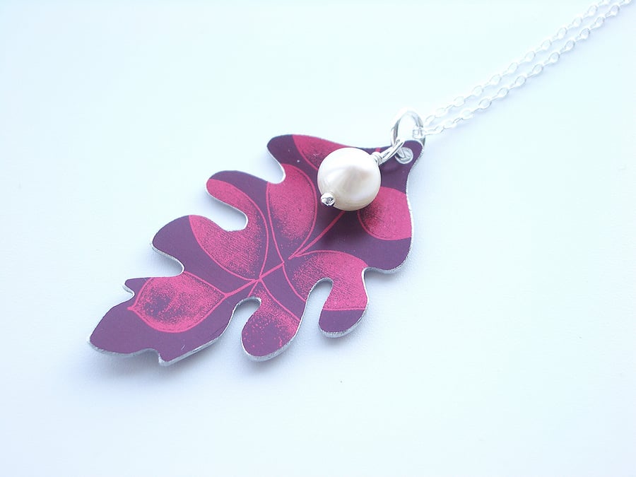 Oak leaf necklace with acorn pearl in plum and red