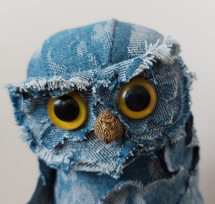 Owl soft sculpture ornament decoration 