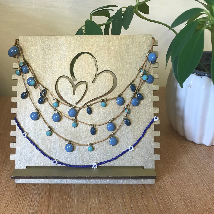 Wooden necklace jewellery stand - gold with heart