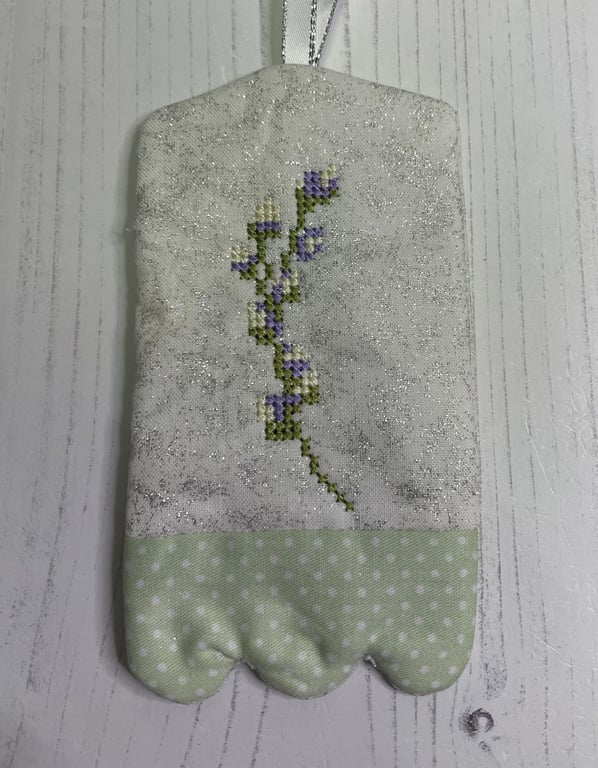 Lavender Tag - Salix by  Carolee Crafts PB1 - 0020