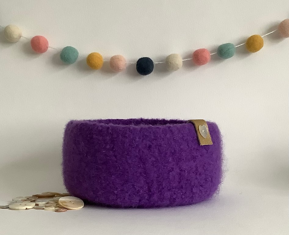 FELTED 'FUSSPOT'  BOWL , tray , desk tidy . Purple ( with button detail ) 