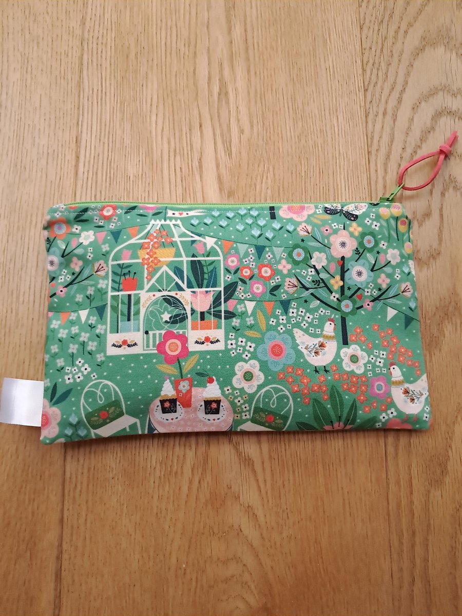 Garden party zip pouch