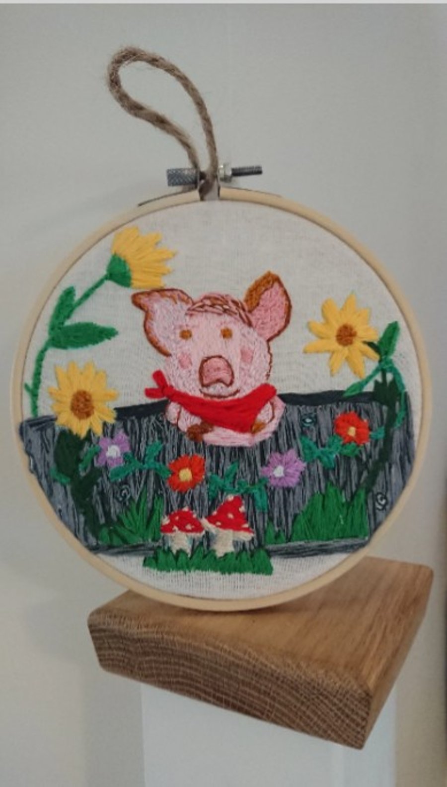 Cute Pig Embroidery Hoop Art Picture, 15 cm 