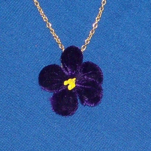 VELVET VIOLET NECKLACE