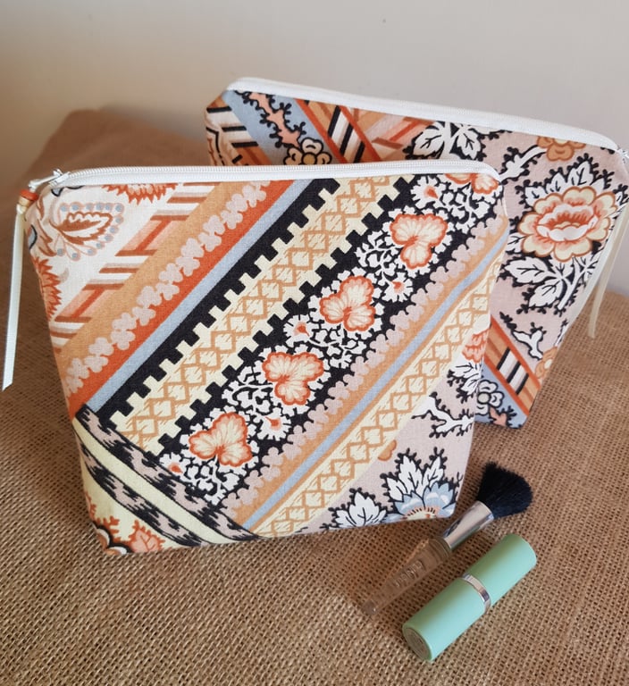 Zipped pouch: vintage Sanderson design