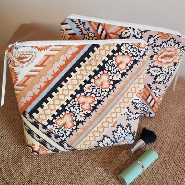 Zipped pouch: vintage Sanderson design