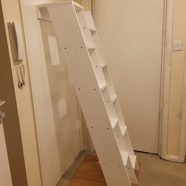 Step ladder for: Bunk Bed, Attic, Basement, Library height 2 mtrs.