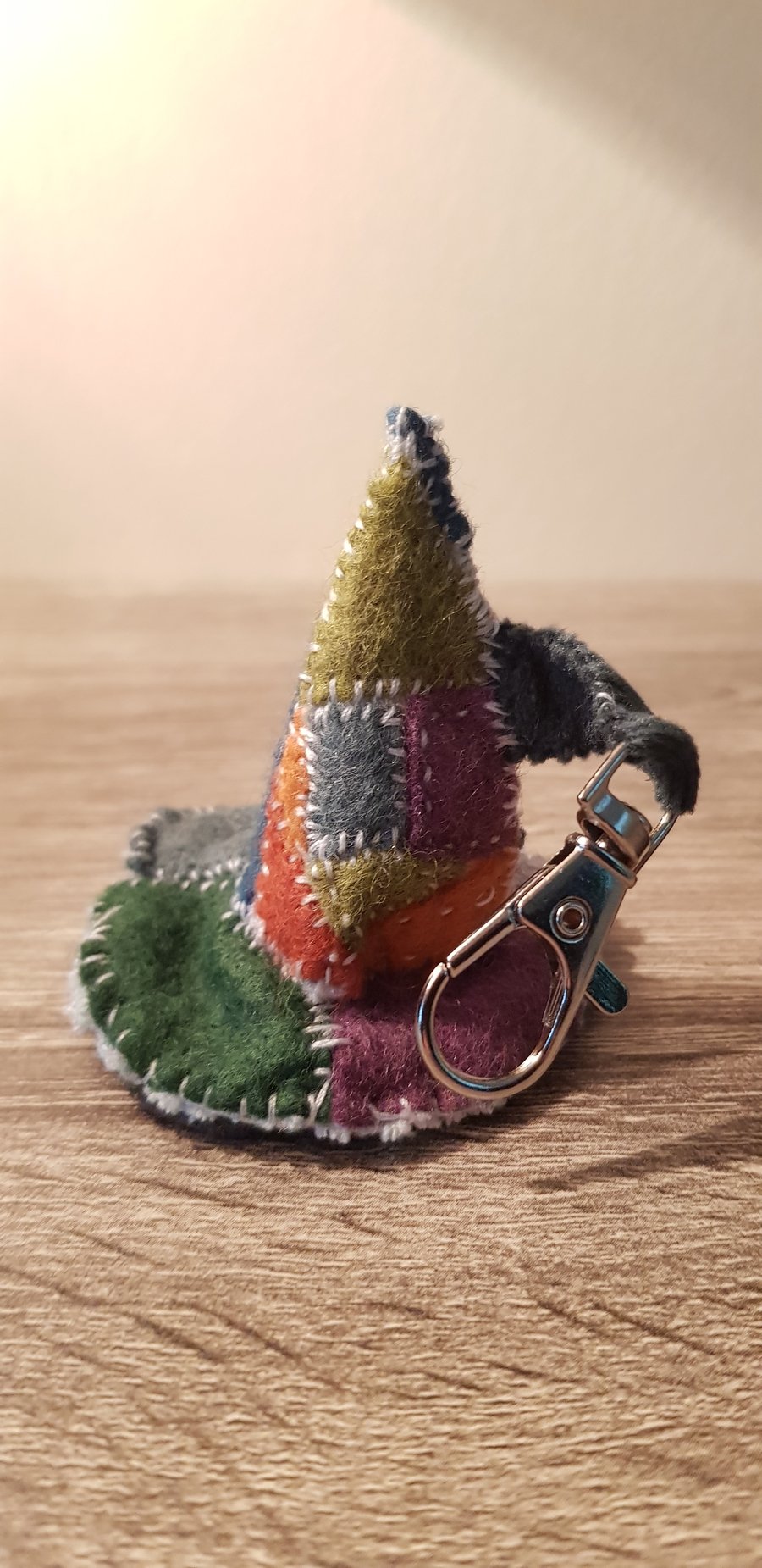 Witch Wizard hat keyring 