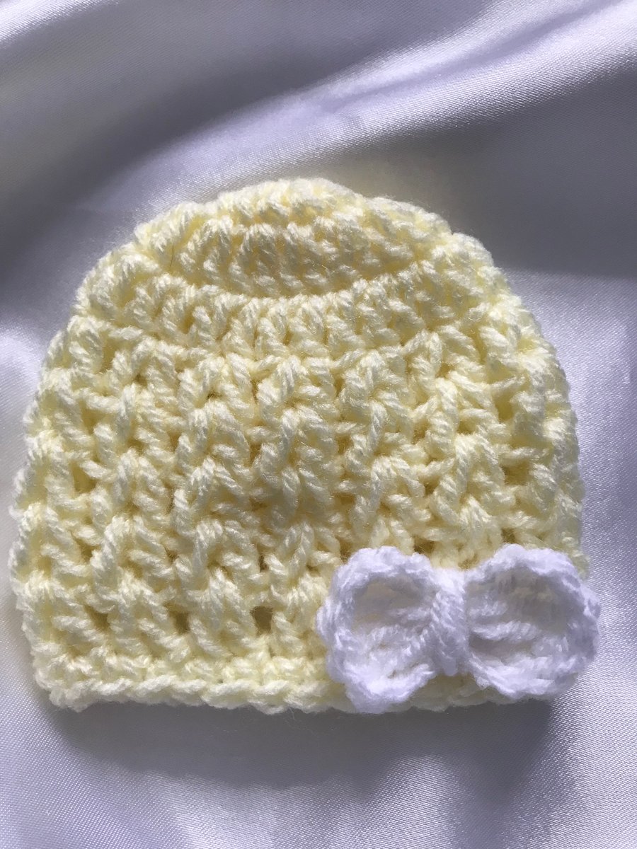 Premie crochet baby hats, baby wear, tiny baby. NICU baby hospital hats
