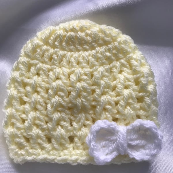 Premie crochet baby hats, baby wear, tiny baby. NICU baby hospital hats