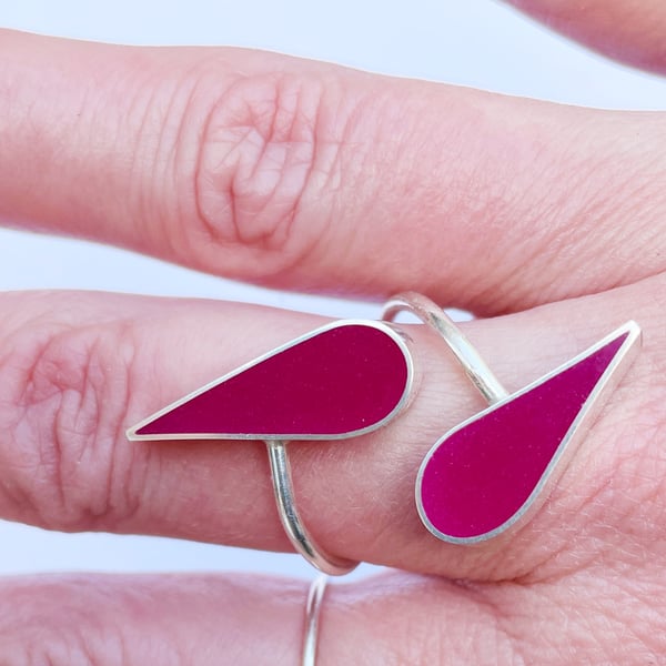 Silver colour changing ring