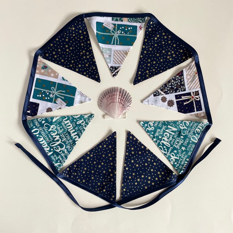 Christmas presents bunting - small - reversible 