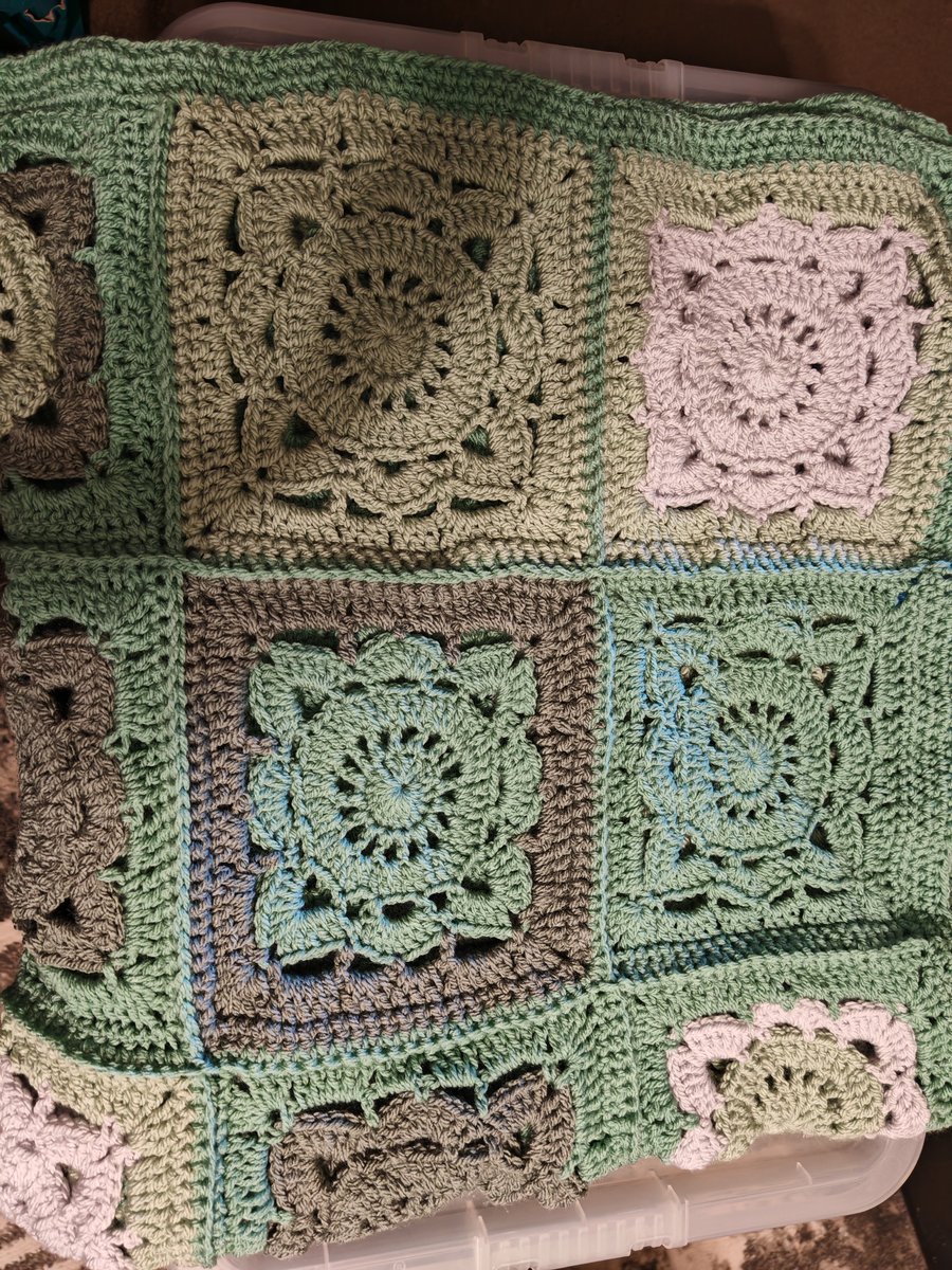 Stunning unisex baby blanket 