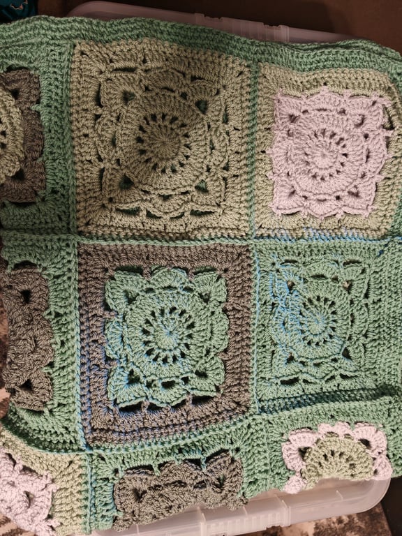 Stunning unisex baby blanket 