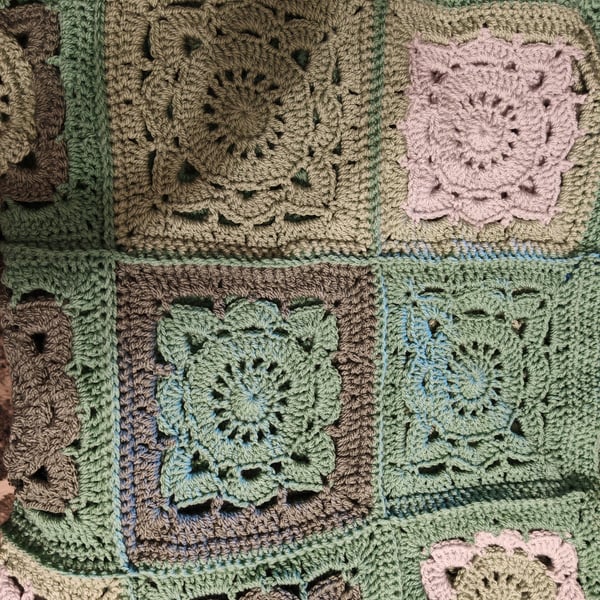 Stunning unisex baby blanket 