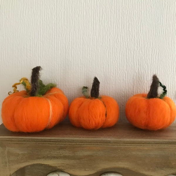 Pumpkins-needle felted decoration 