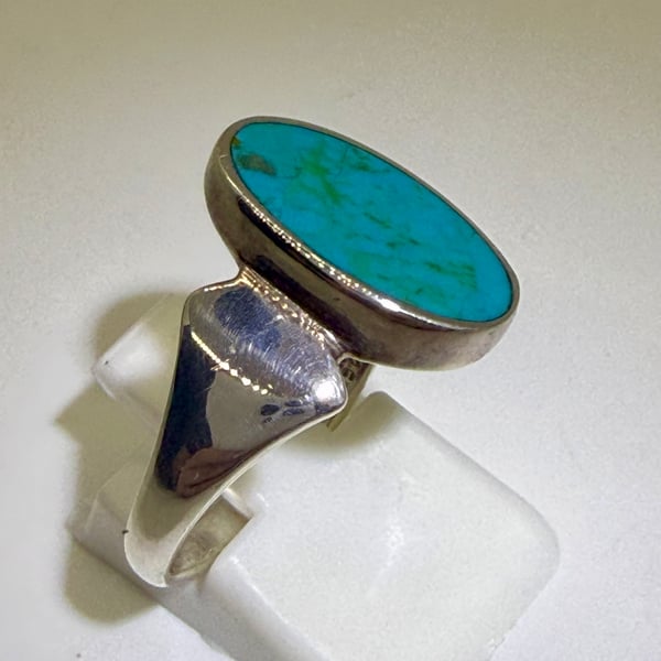 Sterling silver ring with Turqoise inlay 