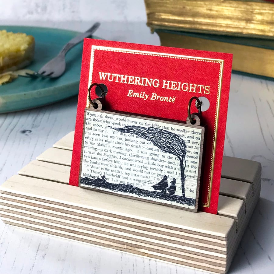 Classic Literature - Wuthering Heights Silhouette Illustration Wooden Necklace 