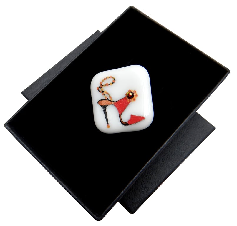 HANDMADE FUSED DICHROIC GLASS 'STILETTO' BROOCH.