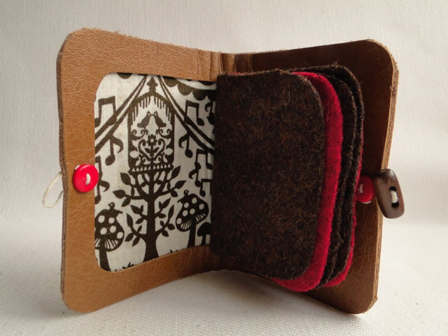 Needle Case in Brown Leather - Folklore Forest Fabric Interior - Needle Book