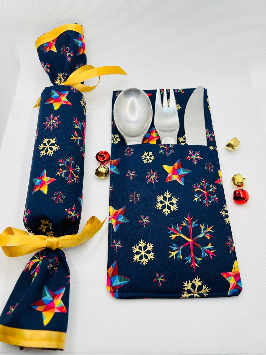 Place Setting for Christmas Dinner Table - Cutlery Holder and Reusable Crackers 
