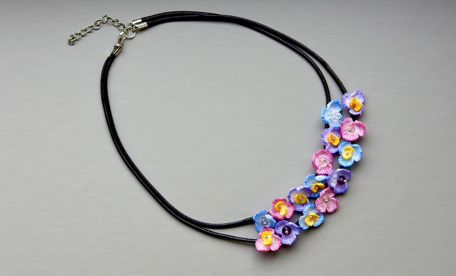 Crystal Glass Beads Microcrochet Orchid Necklace 