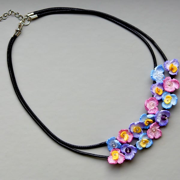 Crystal Glass Beads Microcrochet Orchid Necklace 