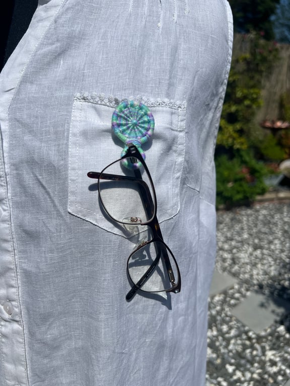 Glasses Holder Brooch - Carnival Pale Green
