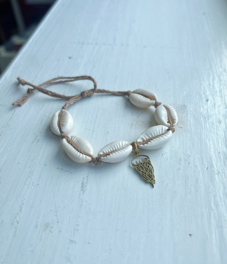 Neutral Jellyfish Bracelet 