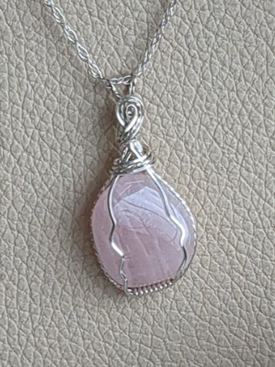 Rose quartz in sterling silver pendant 